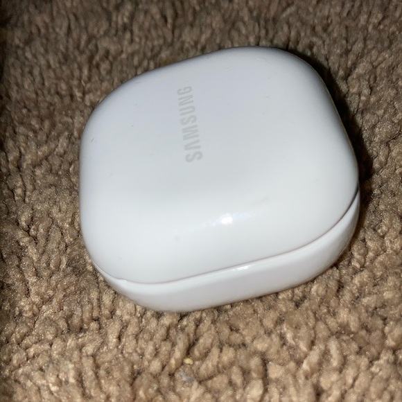 SAMSUNG BUDS PRO WHITEbarely used